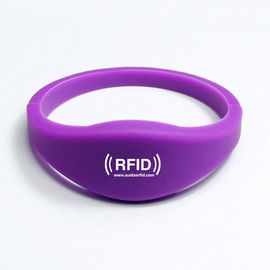China ISO14443A 13.56 MHZ custom passive rfid silicone bracelet supplier